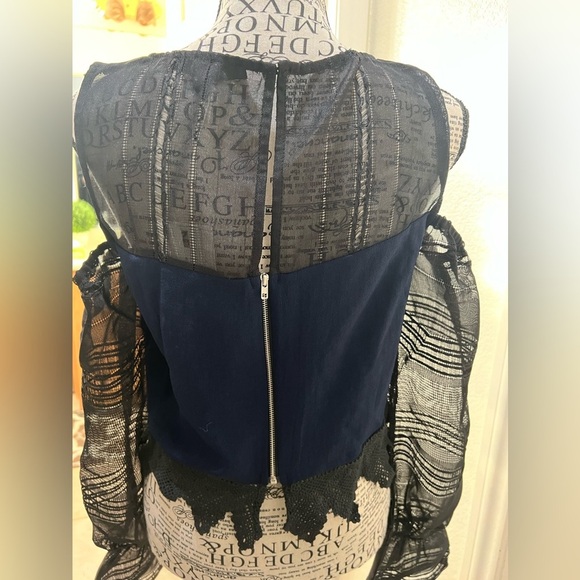 NWOT Endless Rose Cold Shoulder lace top. Style tags attached, size Medium - Picture 9 of 15